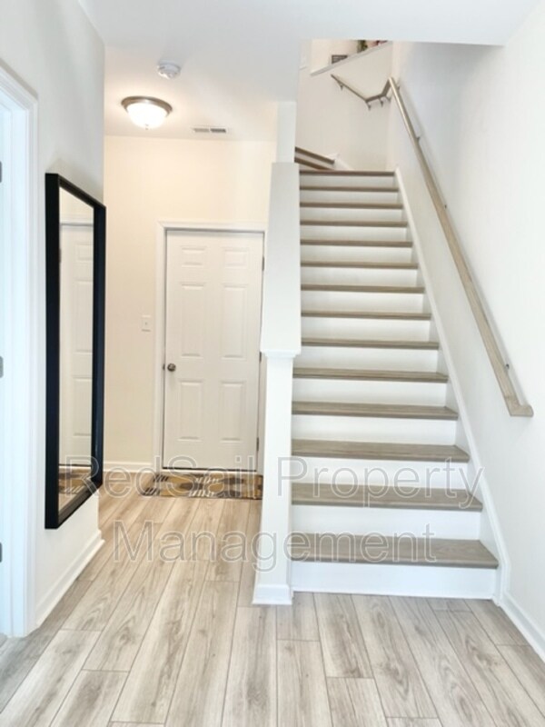 Foto del edificio - 559 Red Hill Rd