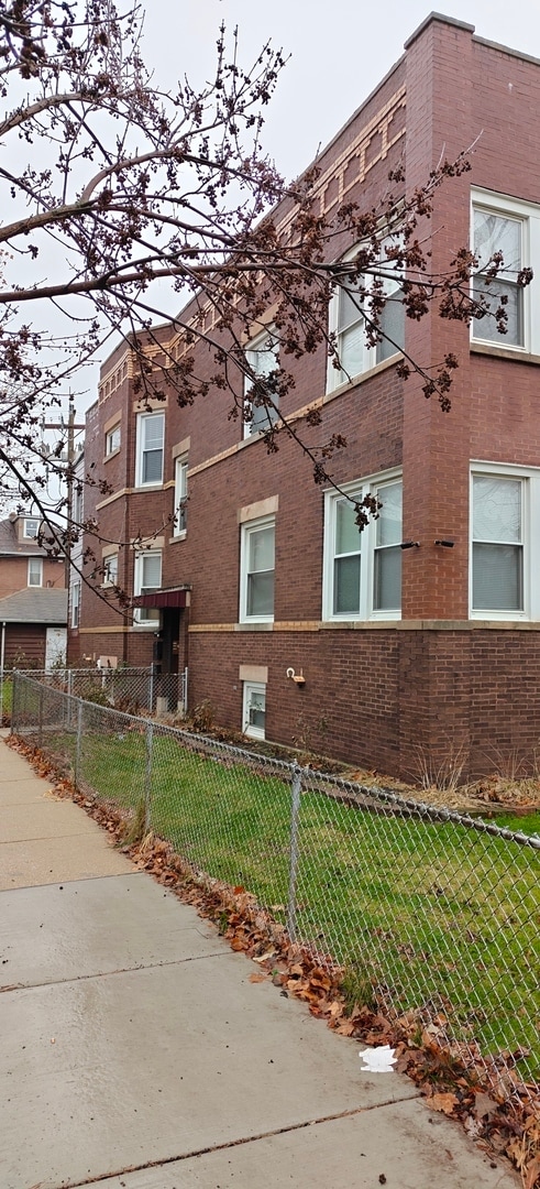 Foto del edificio - 4222 N Laramie Ave