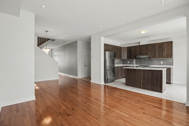Building Photo - 152 Westover Cres