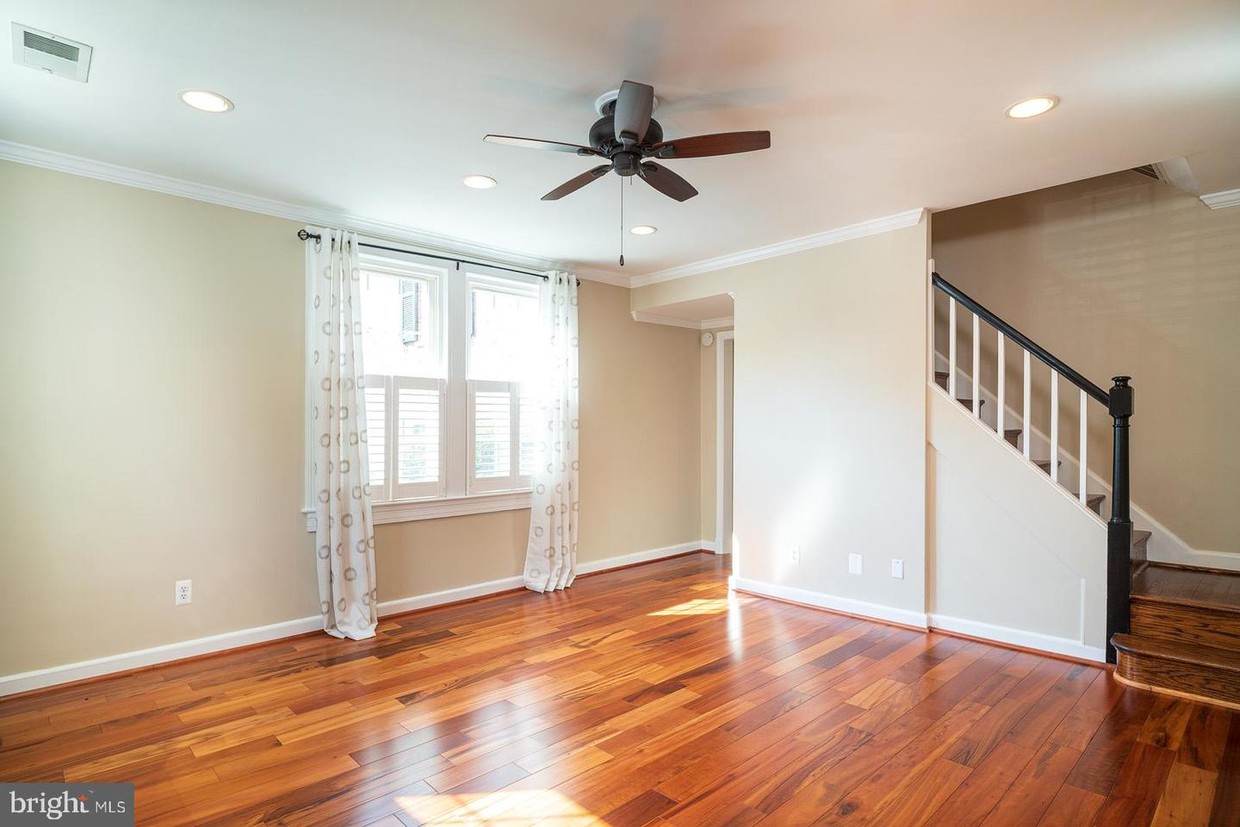Foto principal - 1300 S Barton St
