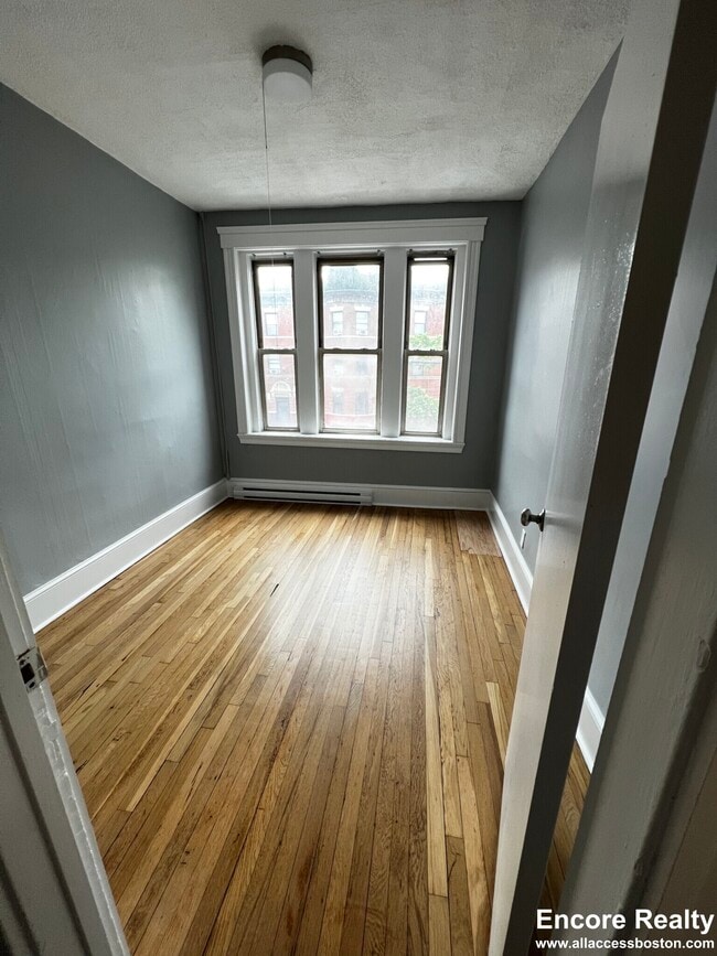 Foto del edificio - 883 Huntington Ave