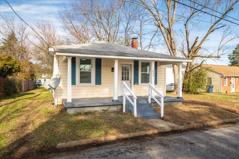 Primary Photo - 1609 Buren St