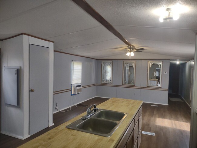 Foto del edificio - 3 Bedroom ~ 2 Bath ~ Golo, Kentucky