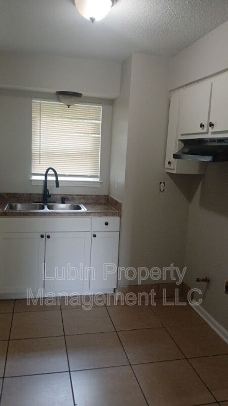 Foto del edificio - 5300 Beaverton Dr