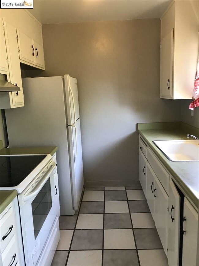 Building Photo - 2409 Peppertree Ct