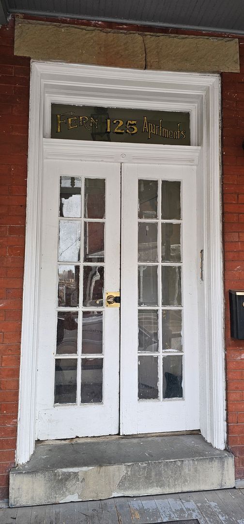 Foto del edificio - 2nd Floor 2 Bedroom 1 Bath Harrisburg Scho...