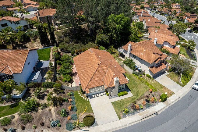 Building Photo - Stunning Home in Desirable Olivenhain Comm...