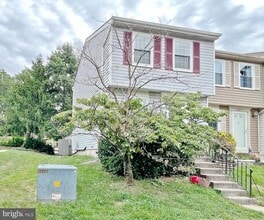Building Photo - 6001 Rowanberry Dr