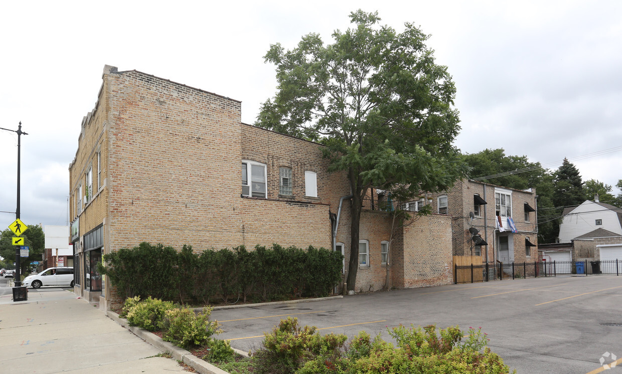 Building Photo - 5903 W Irving Park Rd