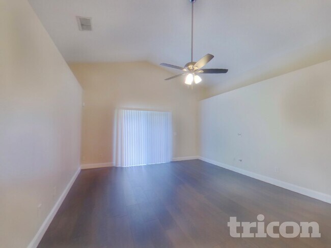 Building Photo - 1074 Worthington Dr