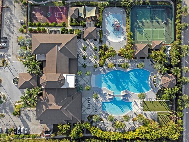 Foto del edificio - 7855 NW 104th Ave