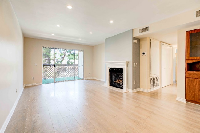 Building Photo - 3481 Stancrest Dr