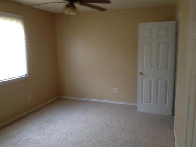 Primary Photo - 1240 Oak Park Dr