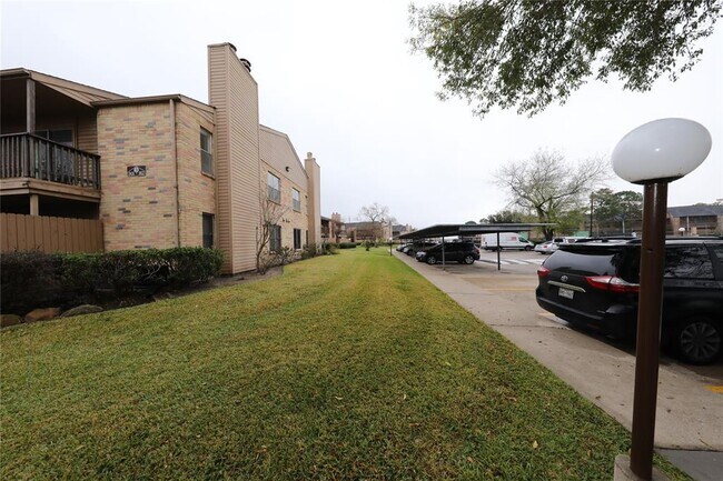 Foto del edificio - 10555 Turtlewood Ct
