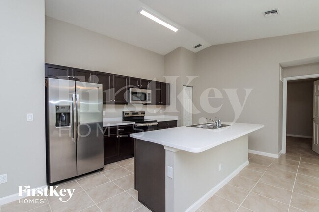 Foto del edificio - 530 Ortega St SE