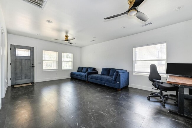 Foto del edificio - 2111 35th St