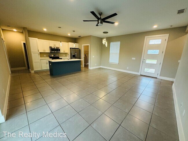 Building Photo - 4 br, 2 bath House - 179 Violet Ct