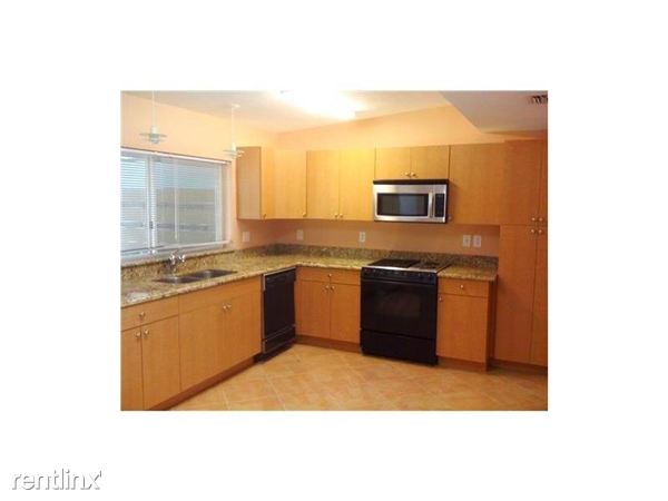 Building Photo - 13400 SW 80th Ave