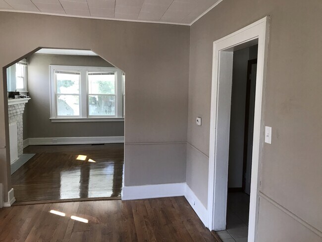 Foto del edificio - 1632 Sundale Ave