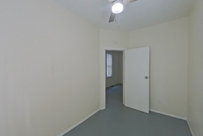 Foto del edificio - 1473 Thomas Ave