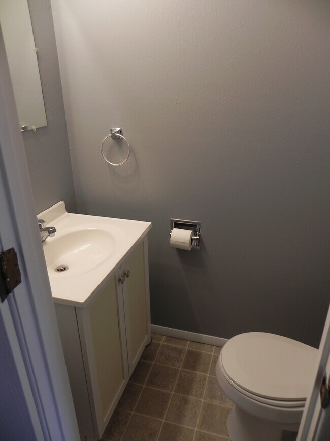 Building Photo - Two bedroom Townhouse located 7311 Ayers R...