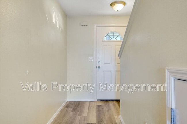 Building Photo - 4422 Remington Pl NE