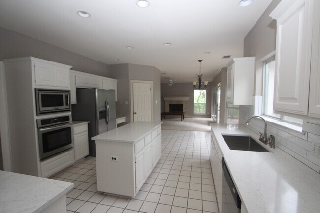 Building Photo - 6500 Winterberry Dr