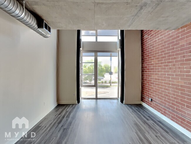 Foto del edificio - 710 W Trade St