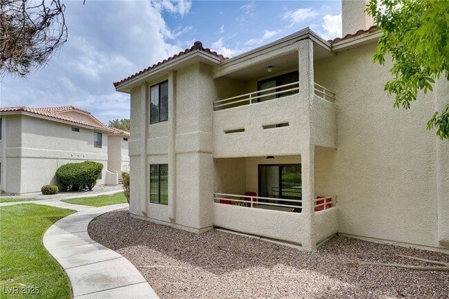 Building Photo - 2629 S Durango Dr