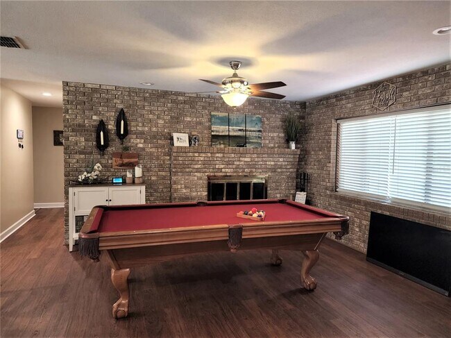 Foto del edificio - 3104 Clovewood Pl