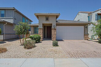 Building Photo - 9018 W San Miguel Ave