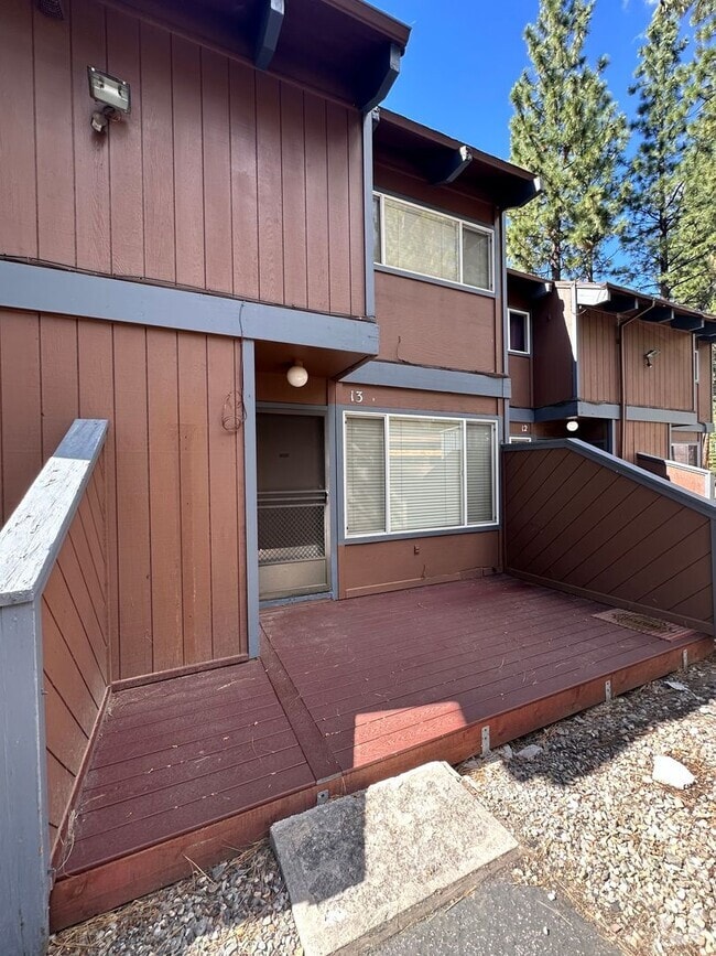 Building Photo - 1410 Ski Run Blvd
