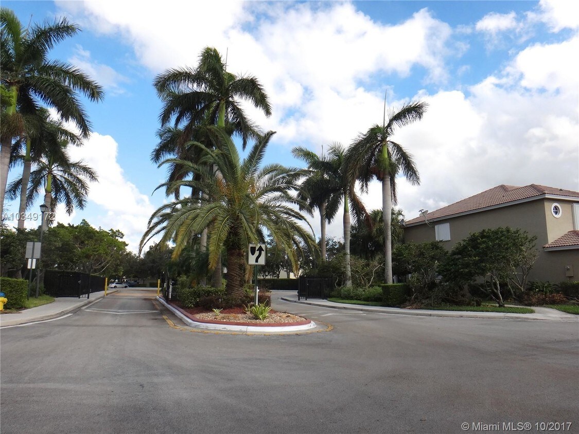 257 S W 122nd Terrace, Pembroke Pines, FL 33025 Townhome Rentals in Pembroke Pines FL