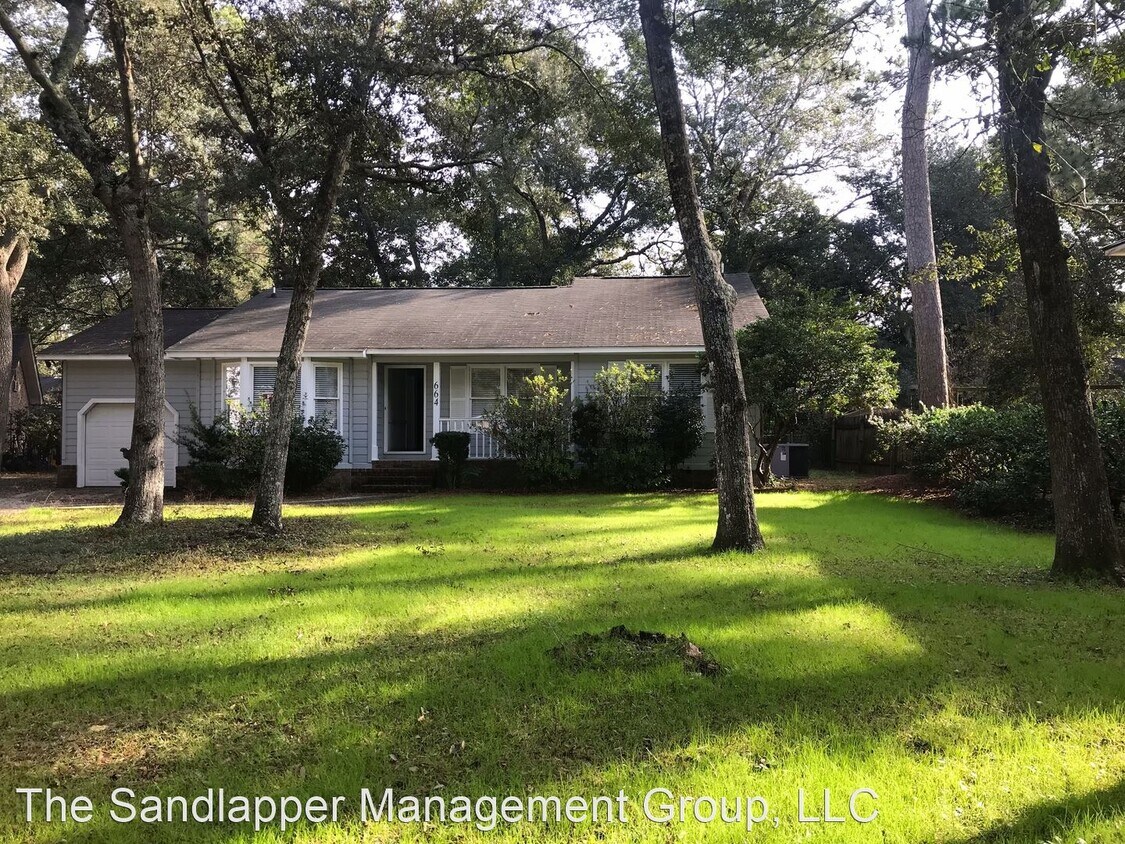 Foto principal - 3 br, 2.5 bath House - 664 McCutchen Street
