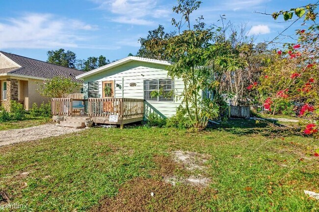 Building Photo - 2 br, 1 bath House - 295 13Th Avenue N