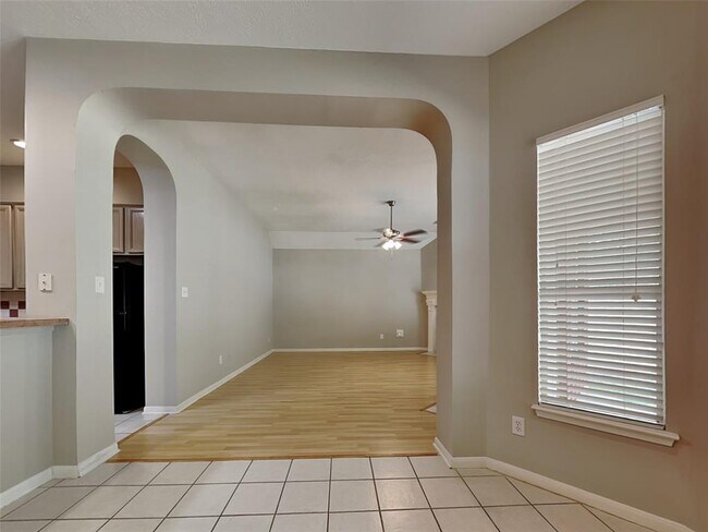Foto del edificio - 18203 Polo Meadow Dr