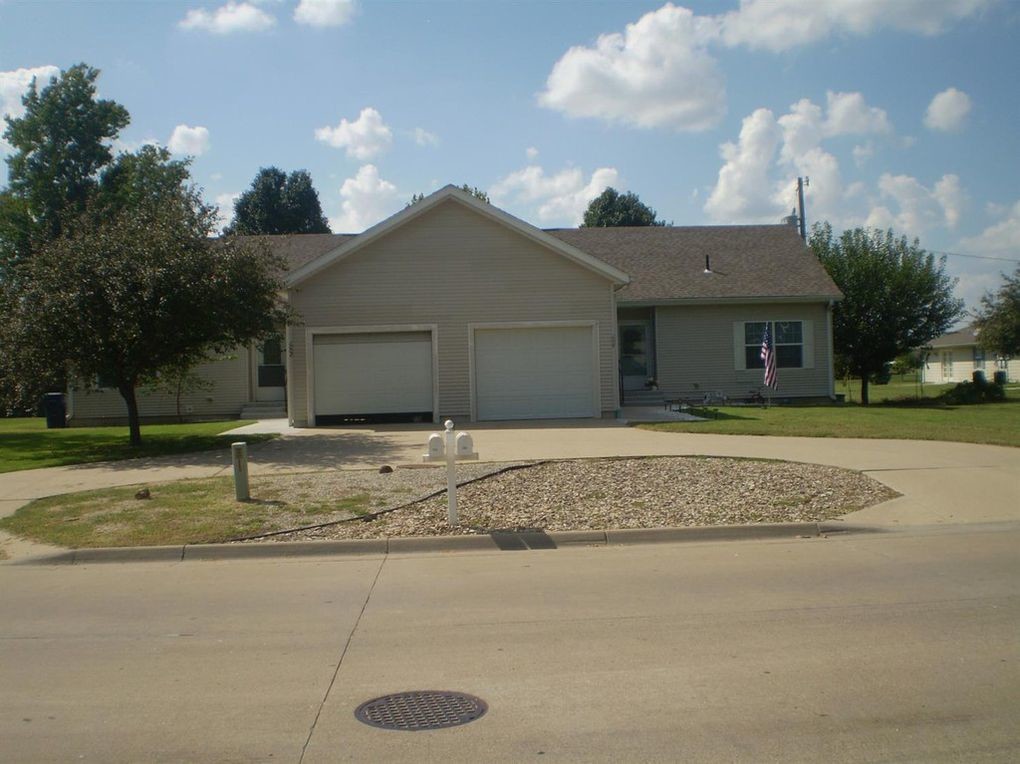 Primary Photo - 1002 N Vine St