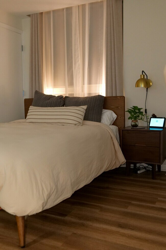 Foto del edificio - 350 G St SW