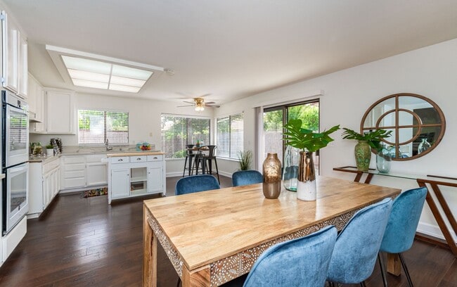 Photo - Pocket 3 Bedroom plus Den 2 Bath Home