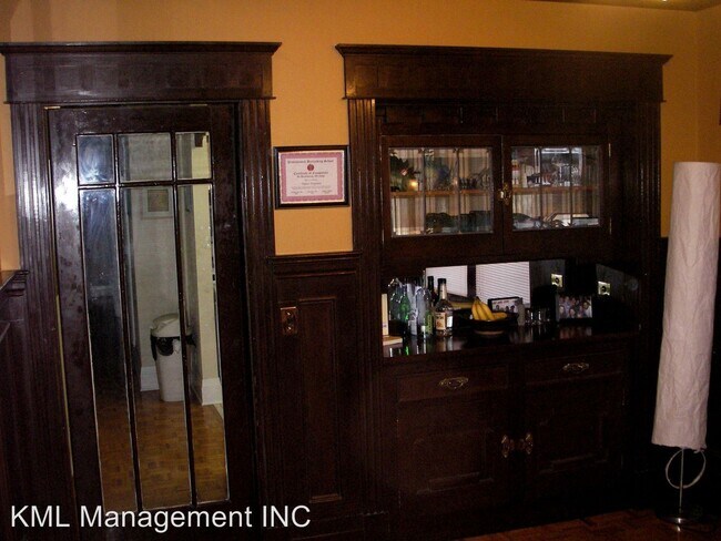 Building Photo - 407 N Mentor Ave