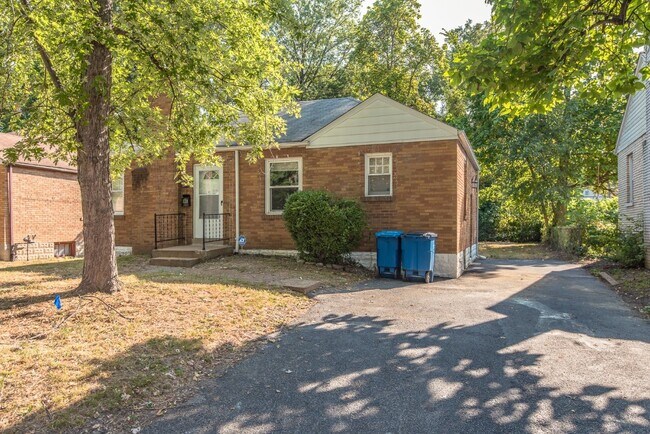 Foto del edificio - 320 Henquin Dr