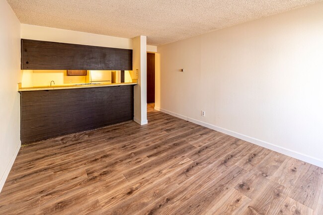 Building Photo - 2-Bedroom Condo for Rent at Aspen Grove