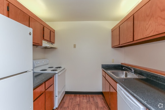 Kitchen - Harbor Pointe Apartments
