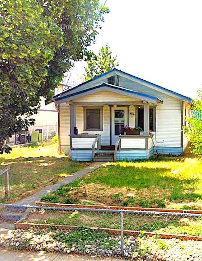 Building Photo - 930 Methow St