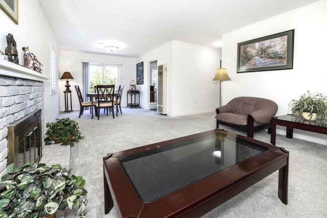 Foto del edificio - Lovingly Maintained 3 Bed, 1 Bath Home on Quiet Cul-de-Save