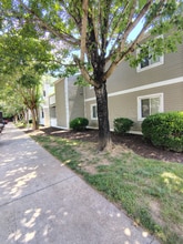 Building Photo - 600 Reusens Rd