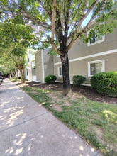 Building Photo - 600 Reusens Rd