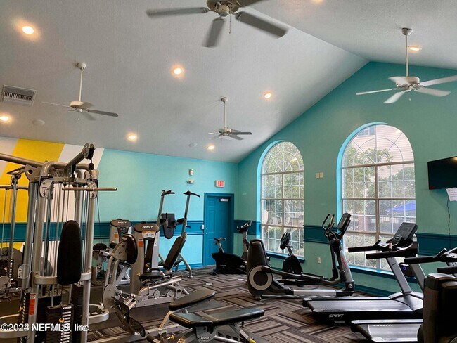 Foto del edificio - 7800 Point Meadows Dr