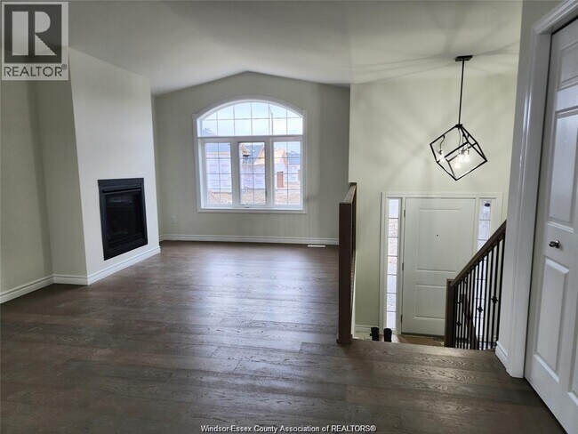 Building Photo - 1045 Aspen Ridge Cres