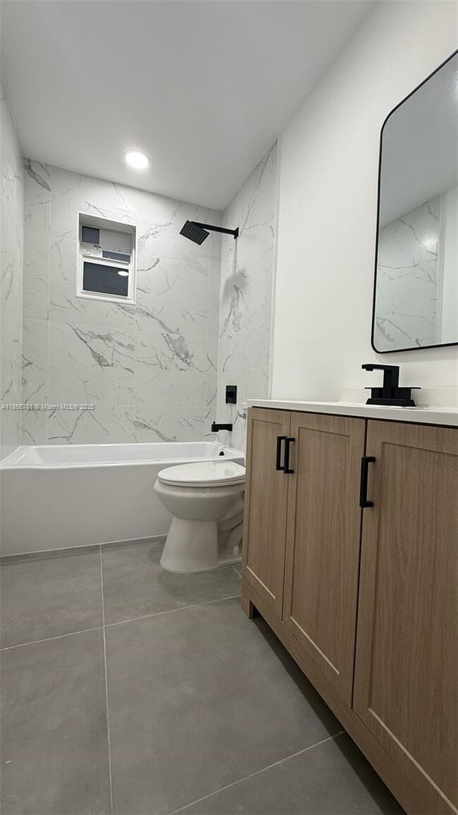 Building Photo - $3,050MONTHLY;315 N 26TH AVE #417 HOLLYWOO...